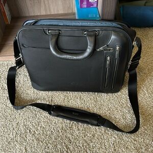 Tumi Arrive Narita Briefcase